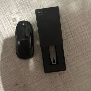 Tesla model s key plus key chain